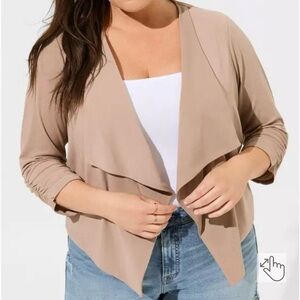 Torrid Taupe Grey Pebble Crepe Drape Front Blazer Size 2